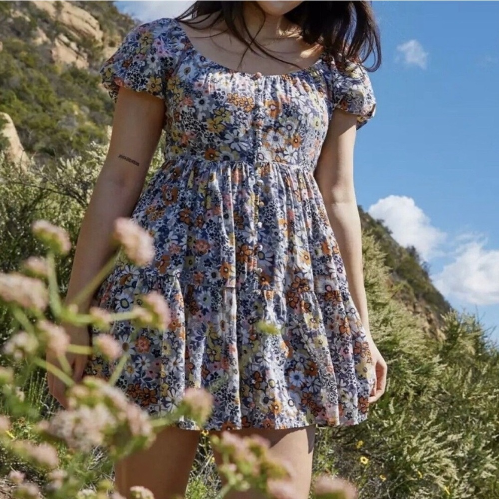 Floral Open-Back Cotton Dress - Picture 3 of 8